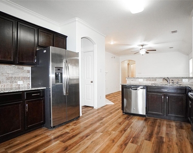 3017 Cassinia Parkway - Photo Thumbnail 4