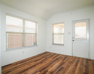 3017 Cassinia Parkway - Photo Thumbnail 7