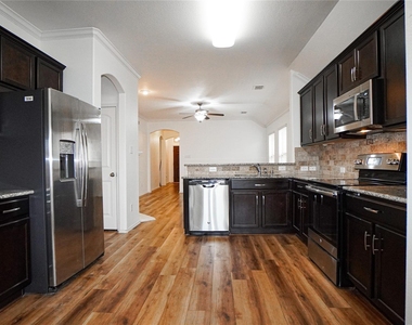 3017 Cassinia Parkway - Photo Thumbnail 3