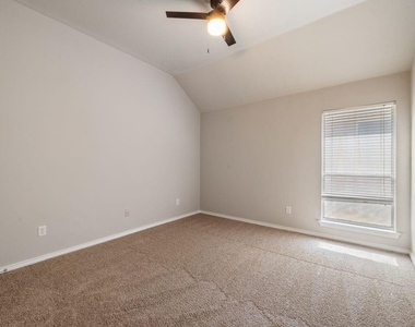 4736 Emerald Trace Way - Photo Thumbnail 14
