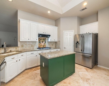 4736 Emerald Trace Way - Photo Thumbnail 5