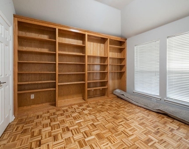 4736 Emerald Trace Way - Photo Thumbnail 17
