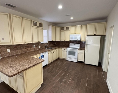 445 Maddock Street - Photo Thumbnail 5