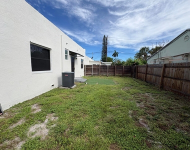 445 Maddock Street - Photo Thumbnail 1