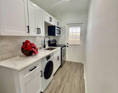 1121 Ne 2nd Street - Photo Thumbnail 4