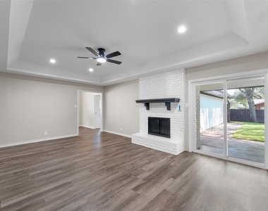 1441 Evergreen Drive - Photo Thumbnail 3
