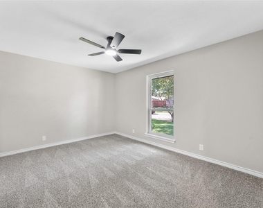 1441 Evergreen Drive - Photo Thumbnail 16