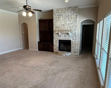 433 Chisholm Trail - Photo Thumbnail 5