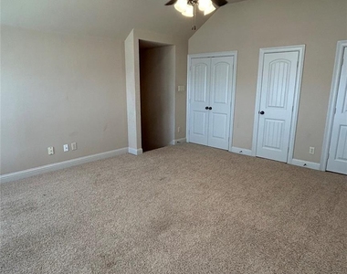 433 Chisholm Trail - Photo Thumbnail 8