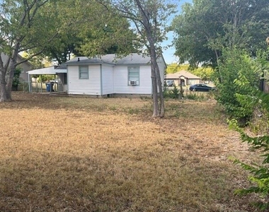 508 W 5th Street - Photo Thumbnail 4
