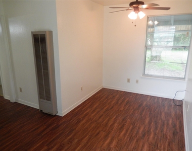 508 W 5th Street - Photo Thumbnail 7