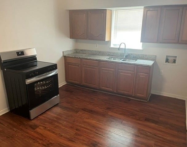 508 W 5th Street - Photo Thumbnail 8