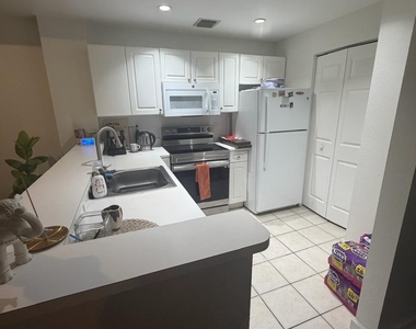 2801 Sarento Place - Photo Thumbnail 2