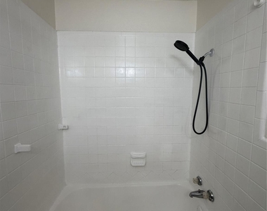 701 Largent - Photo Thumbnail 11