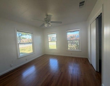 701 Largent - Photo Thumbnail 5