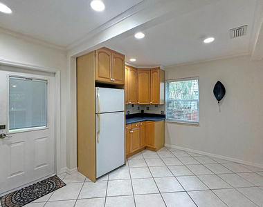 1613 Nw 4th Avenue - Photo Thumbnail 9
