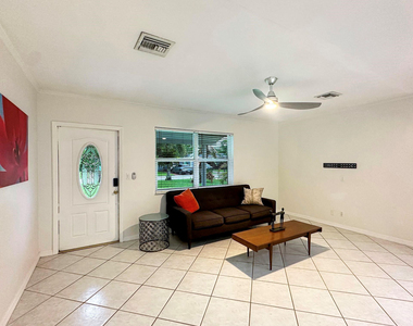 1613 Nw 4th Avenue - Photo Thumbnail 14