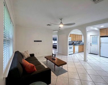 1613 Nw 4th Avenue - Photo Thumbnail 1