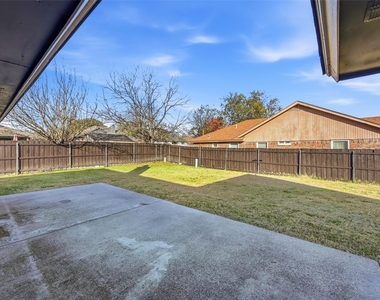 6421 Fairview Drive - Photo Thumbnail 17