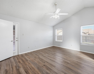 6421 Fairview Drive - Photo Thumbnail 12