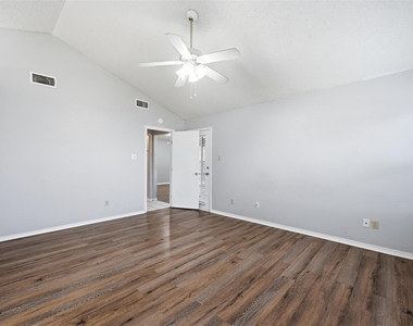 6421 Fairview Drive - Photo Thumbnail 14