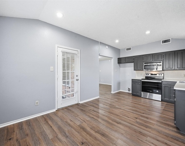 6421 Fairview Drive - Photo Thumbnail 5