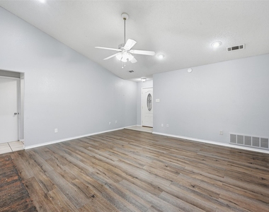 6421 Fairview Drive - Photo Thumbnail 3