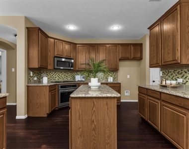11701 Lampwick Lane - Photo Thumbnail 2