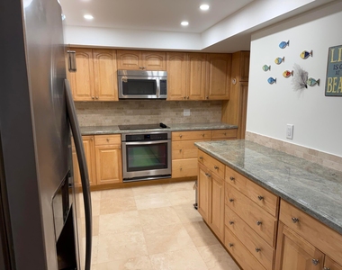 4900 N Ocean Boulevard - Photo Thumbnail 7