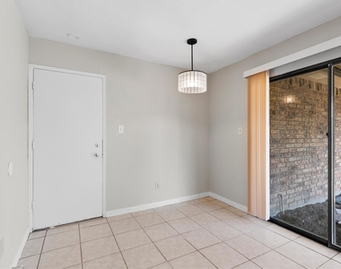 1129 Lombardy Drive - Photo Thumbnail 15