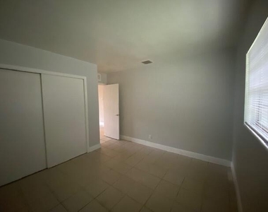 220 Sw 8th Street - Photo Thumbnail 8