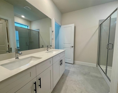 8909 Shoppers Lane - Photo Thumbnail 9