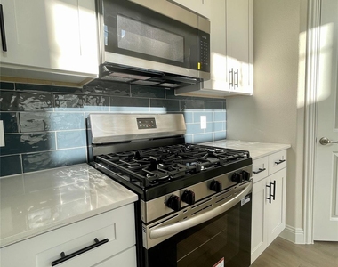8909 Shoppers Lane - Photo Thumbnail 3