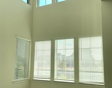 8909 Shoppers Lane - Photo Thumbnail 1