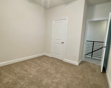 8909 Shoppers Lane - Photo Thumbnail 14