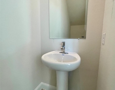 8909 Shoppers Lane - Photo Thumbnail 7