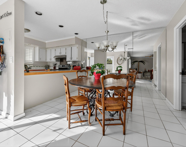 141 E Riverside Drive - Photo Thumbnail 4