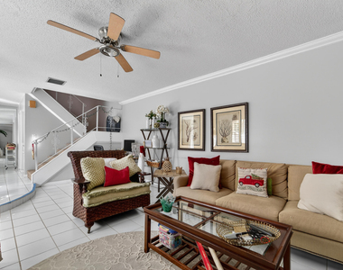 141 E Riverside Drive - Photo Thumbnail 9