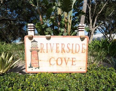 141 E Riverside Drive - Photo Thumbnail 34