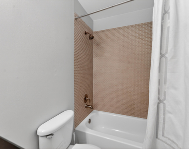 141 E Riverside Drive - Photo Thumbnail 24