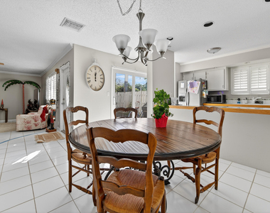 141 E Riverside Drive - Photo Thumbnail 1