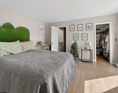 141 E Riverside Drive - Photo Thumbnail 17