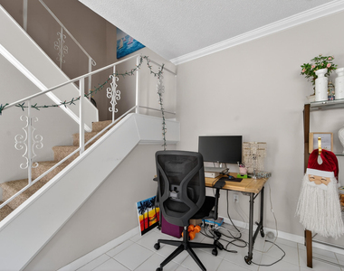 141 E Riverside Drive - Photo Thumbnail 11