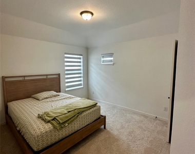 1212 Rosebay Drive - Photo Thumbnail 20