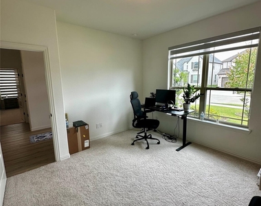 1212 Rosebay Drive - Photo Thumbnail 15