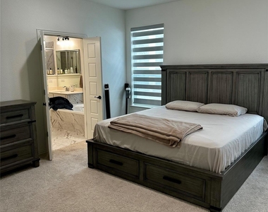 1212 Rosebay Drive - Photo Thumbnail 11