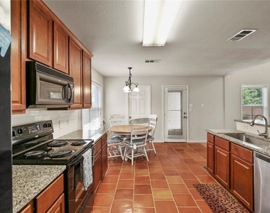 234 Pecos Trail - Photo Thumbnail 5
