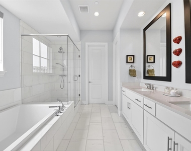 610 Dalton Lane - Photo Thumbnail 14