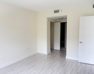 2775 Ne 187th Street - Photo Thumbnail 3