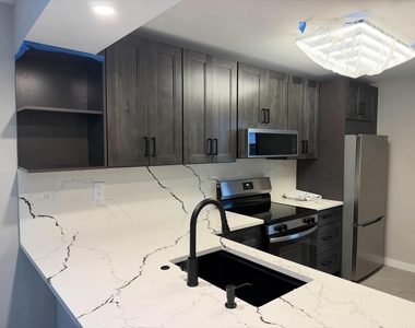 6 Royal Palm Way - Photo Thumbnail 11